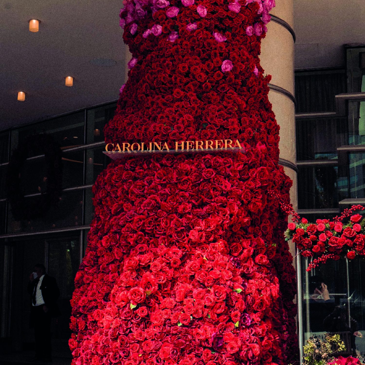 CAROLINA HERRERA_Mesa de trabajo 1-03